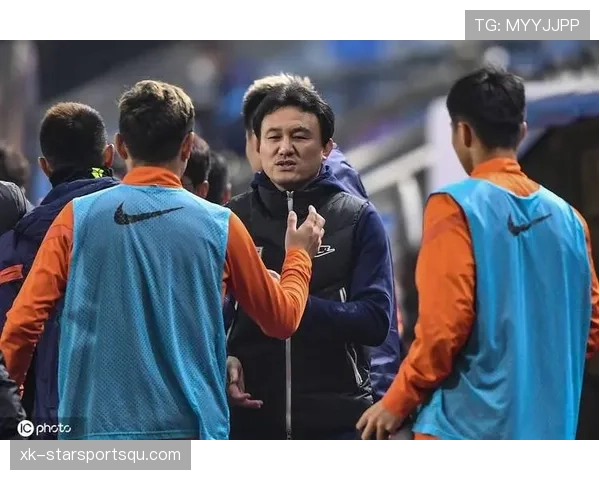 山东泰山中场衔接不畅，有序推进下暴露关键枢纽缺失问题