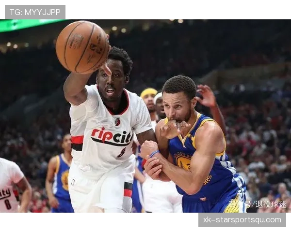 班·西蒙斯挡拆创造错位机会，防守效率明显提升拉开差距